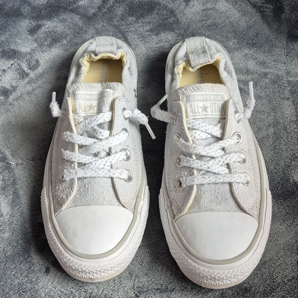 Converse Women's 8 Grey and White Scrunch Sneaker - Picture 2 of 8